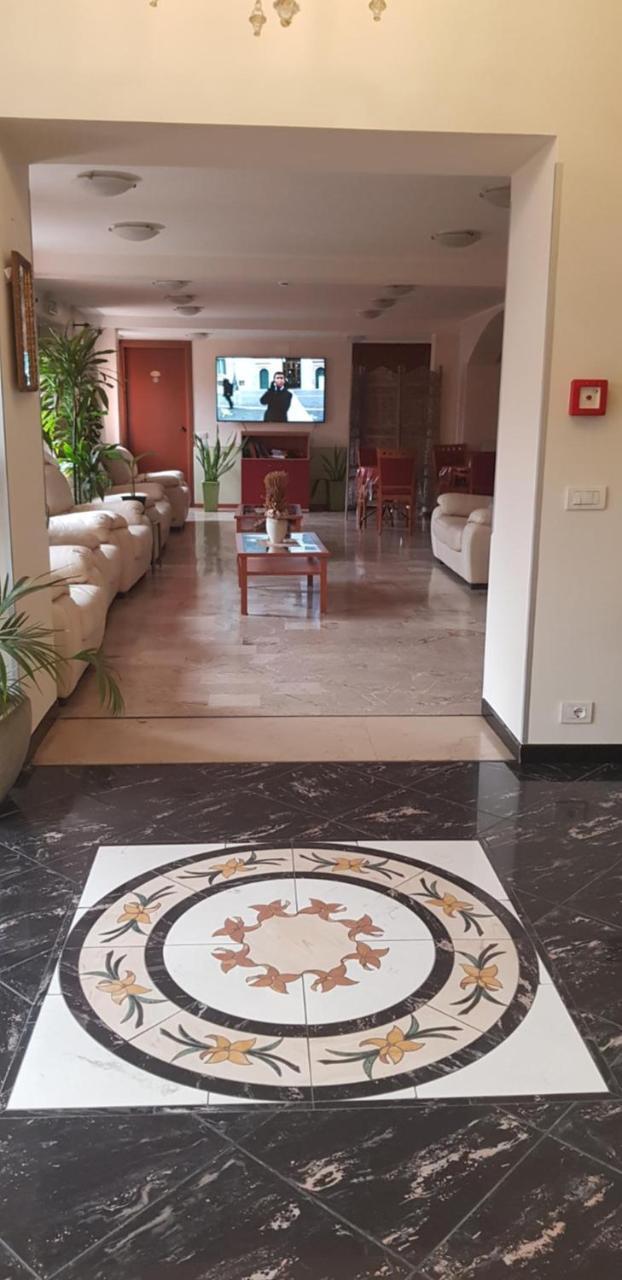 Altieri 3*